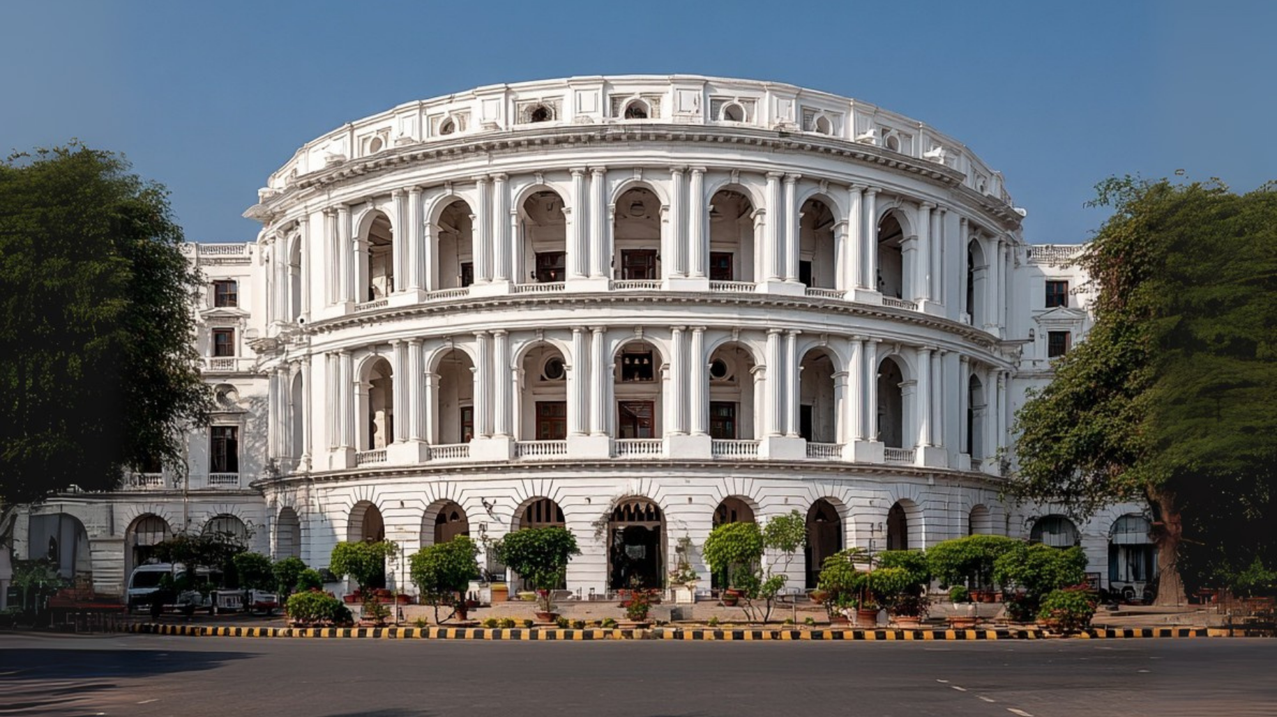 Connaught Place market circles and shops